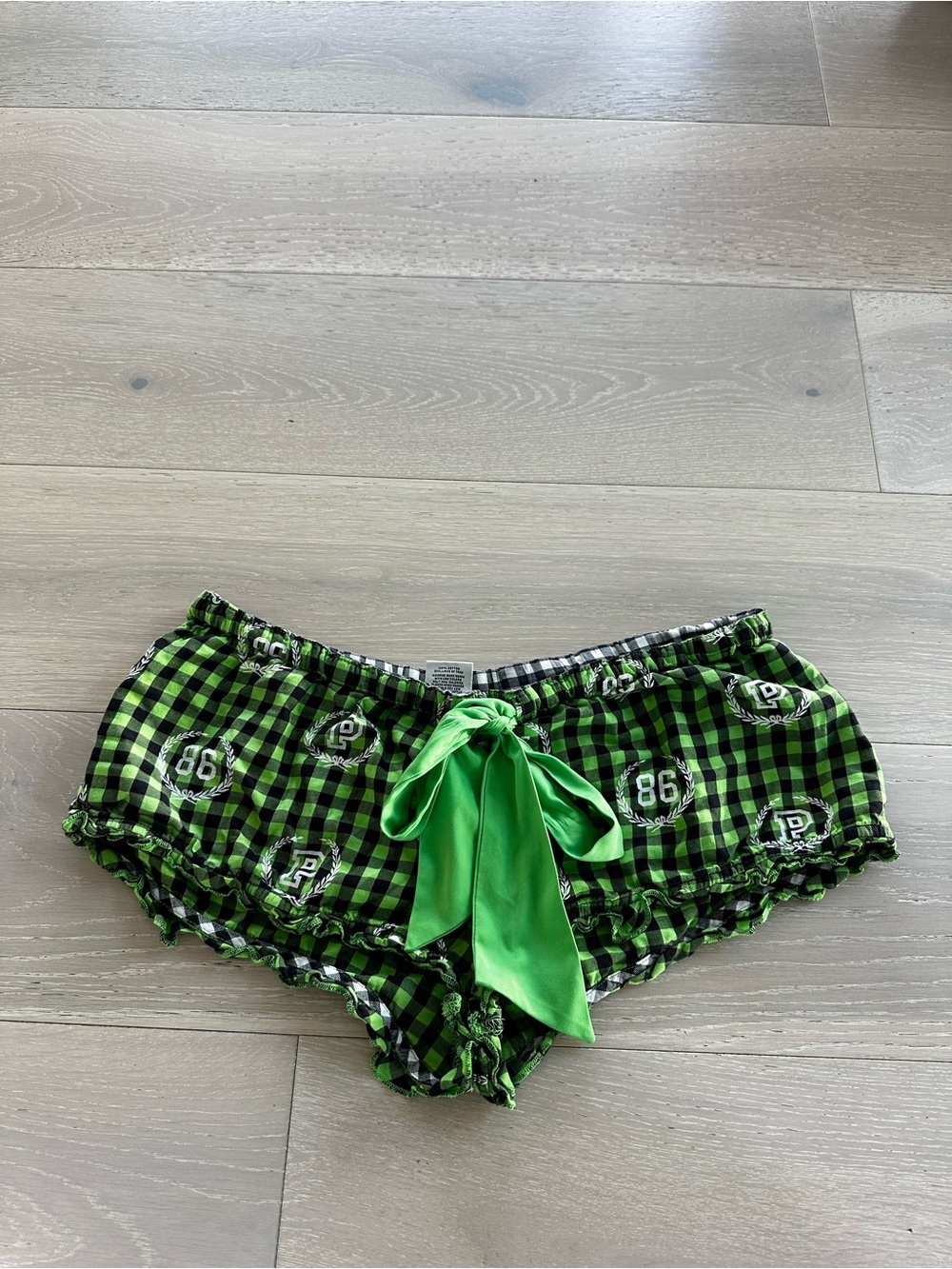 Y2K vs pink green plaid ribbon pj shorts sz Large